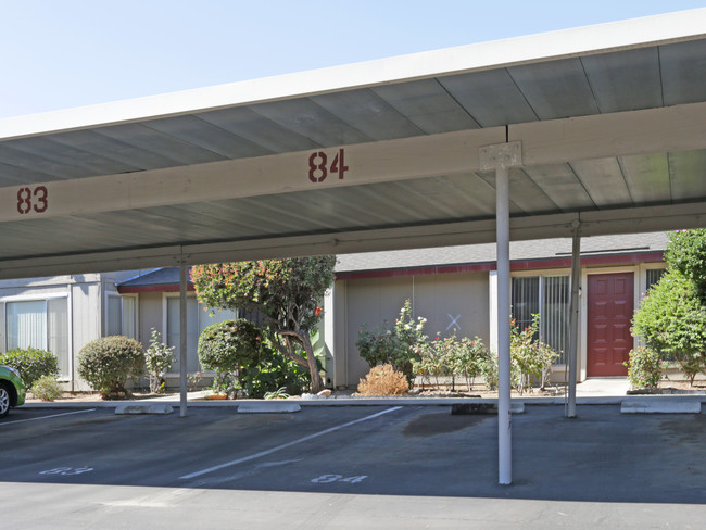 Fashion Square in Fresno, CA - Building Photo - Building Photo