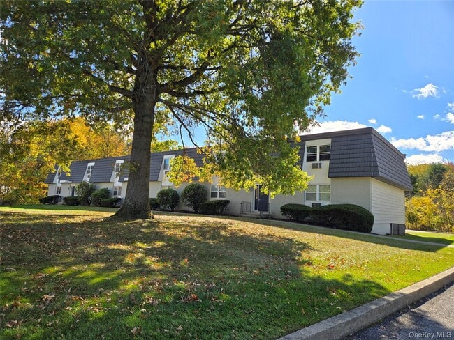 property at 7 White Gate Rd