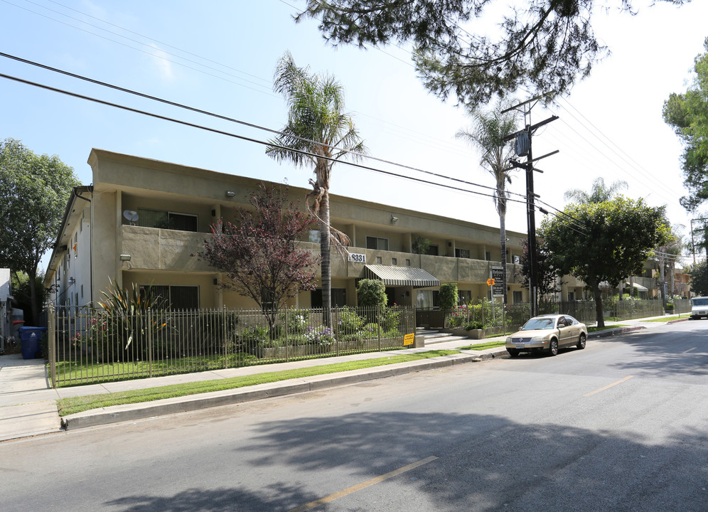 Vista Park Apartments in Reseda, CA - Foto de edificio