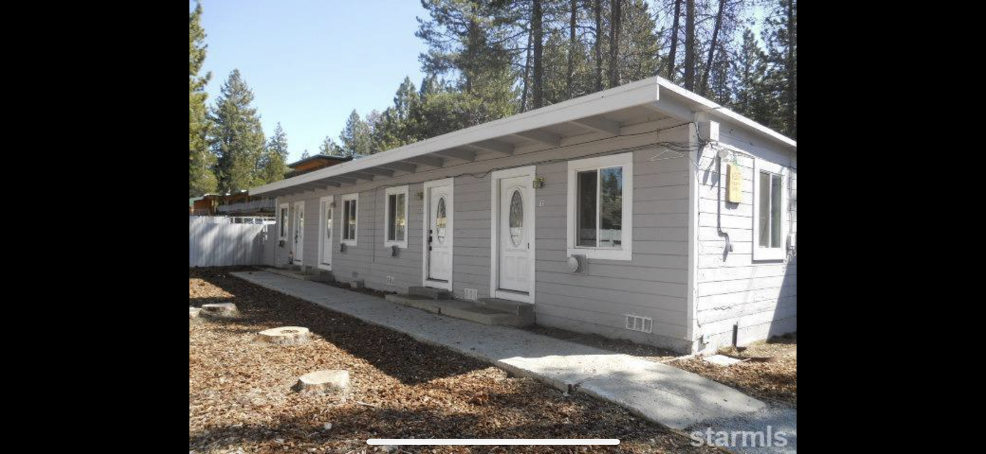 1037 Pine Grove Ave, Unit #3 in South Lake Tahoe, CA - Foto de edificio