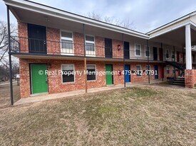 2301 S V St, Unit Apt - 1 in Fort Smith, AR - Building Photo