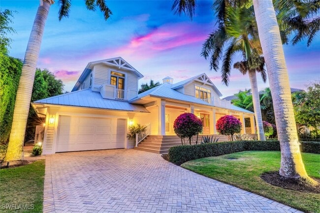 property at 154 4th Ave N