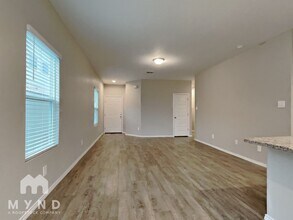 4211 Asher Alley in Saint Hedwig, TX - Foto de edificio - Building Photo