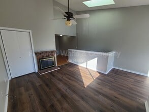 279 Redstone Hl Rd in Bristol, CT - Building Photo - Building Photo