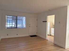 1565 4th St, Unit 9 in San Rafael, CA - Building Photo - Building Photo