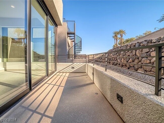 9 Promenade Isle Ln in Henderson, NV - Building Photo - Building Photo