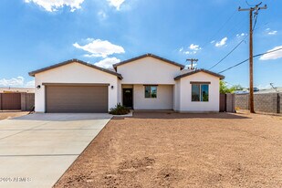 8944 W Century Dr in Arizona City, AZ - Building Photo