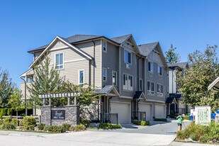 19913 70 Av in Langley, BC - Building Photo