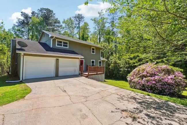 property at 230 Chaffin Ridge Trce