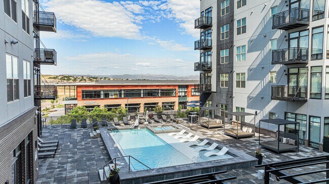 Novus in Lone Tree, CO - Foto de edificio - Building Photo