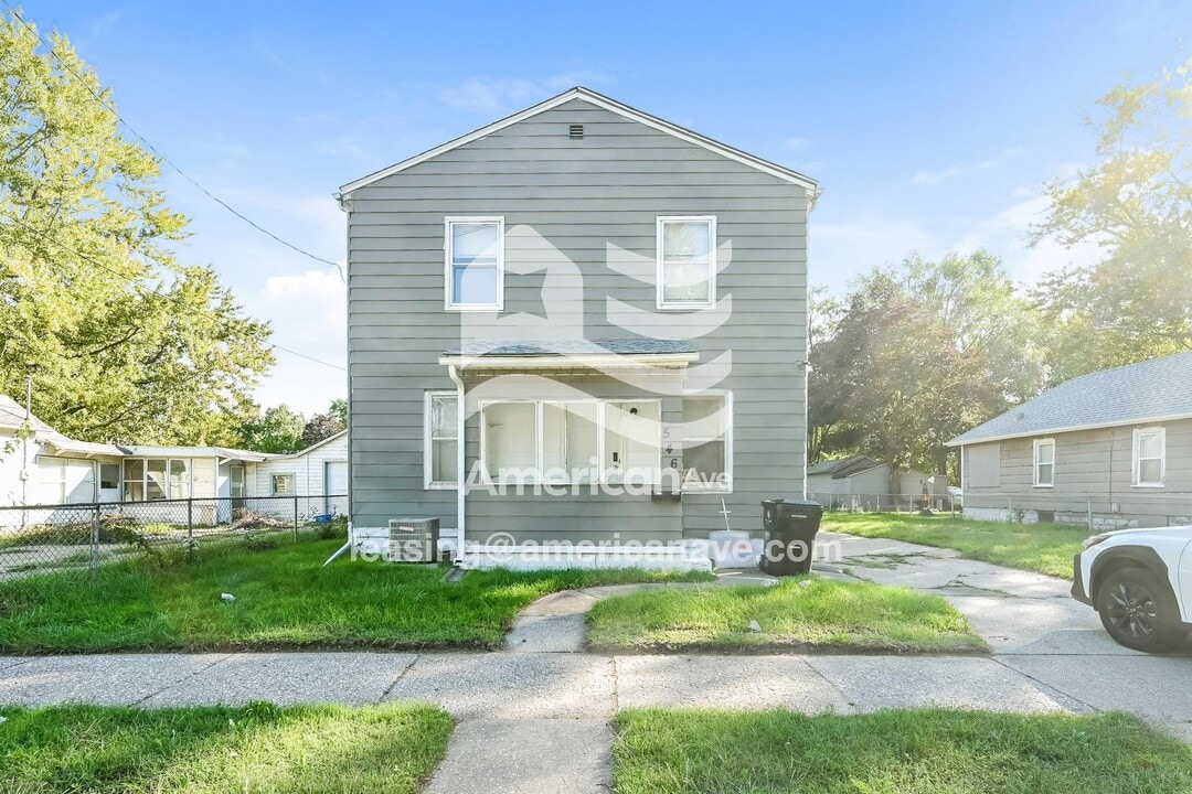 546 19th Ave in Rock Island, IL - Foto de edificio