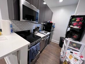 36 Peterborough St, Unit 11 in Boston, MA - Building Photo - Building Photo