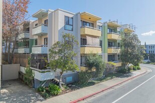 651 Oakland Ave in Oakland, CA - Building Photo