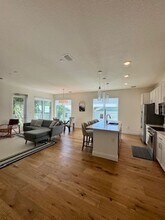 644 3rd Ave S, Unit Domus Urbana in St. Petersburg, FL - Foto de edificio - Building Photo