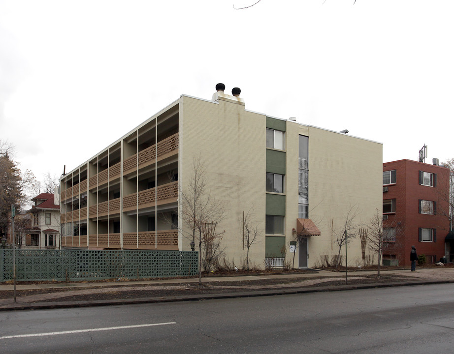 Emerson Gardens Apartments in Denver, CO - Foto de edificio