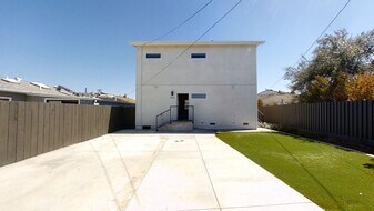 5165 63rd St in San Diego, CA - Building Photo