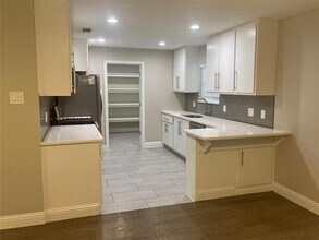 518 Burnwood Dr in Irving, TX - Building Photo - Building Photo