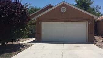 5808 Night Rose Ave NW in Albuquerque, NM - Building Photo