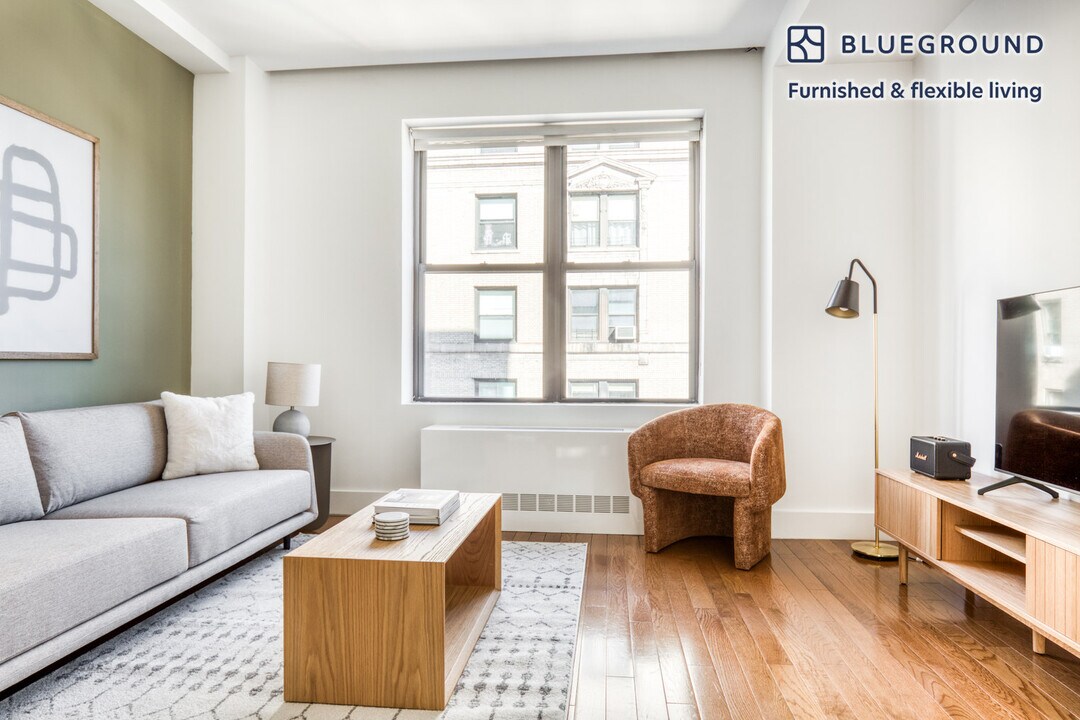 212 W 91st St in New York, NY - Building Photo
