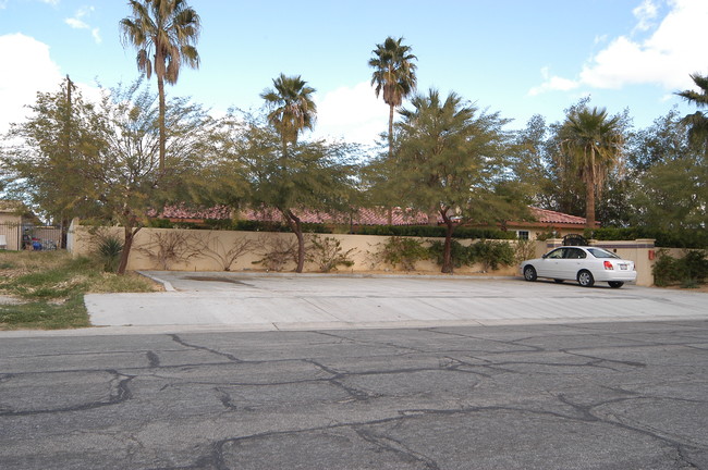 520 Chuckwalla Rd in Palm Springs, CA - Building Photo - Building Photo