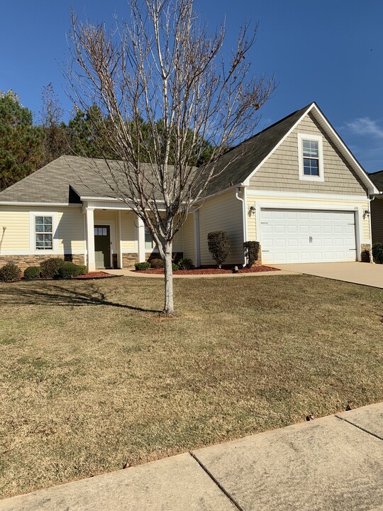 2314 Jewels Way in Opelika, AL - Foto de edificio