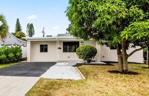 133 SE 13th Ave in Boynton Beach, FL - Foto de edificio - Building Photo