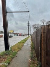 1669 E Sevier Ave in Kingsport, TN - Foto de edificio - Building Photo