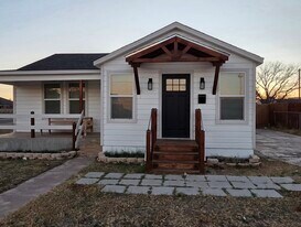 2001 N Lincoln Ave in Odessa, TX - Building Photo