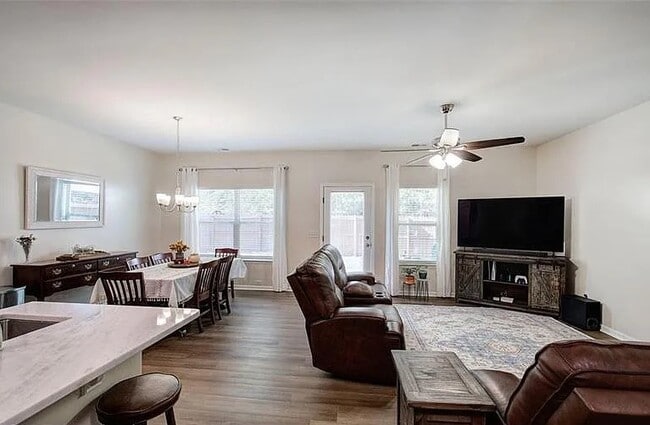 31 Bentley Ln SW in Rome, GA - Foto de edificio - Building Photo