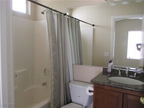 10530 Lilac Tree Ave in Las Vegas, NV - Building Photo - Building Photo