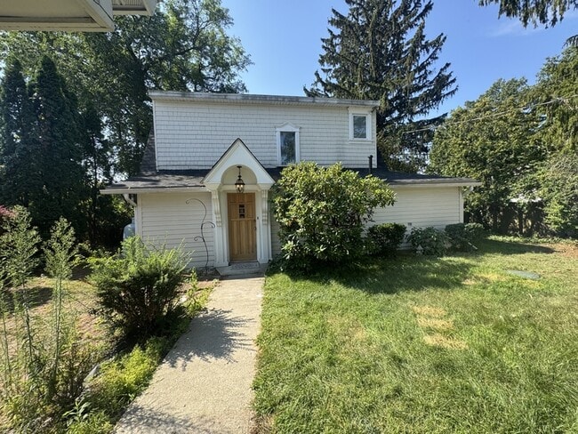 property at 22 Bluff Rd