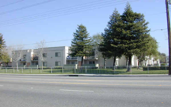 Casa de Paloma in San Bernardino, CA - Building Photo