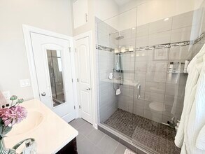 1905 W Huron St, Unit 3 in Chicago, IL - Building Photo - Building Photo
