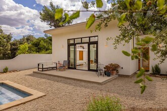 1303 N Montgomery St in Ojai, CA - Building Photo - Building Photo