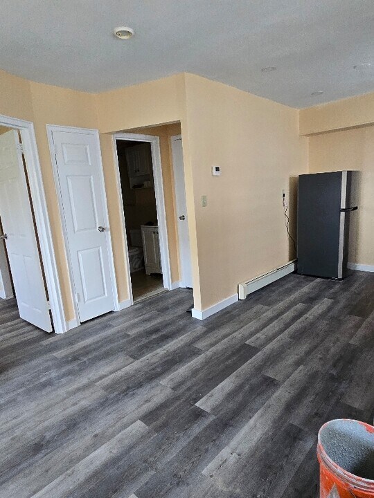 69-23 De Costa Ave in Queens, NY - Building Photo