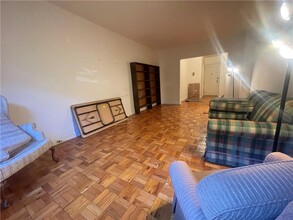 142 Garth Rd-Unit -TC in Eastchester, NY - Building Photo - Building Photo