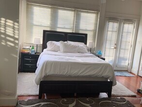 6604 1st St NW, Unit 1 in Washington, DC - Foto de edificio - Building Photo