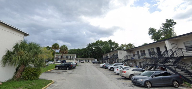 5261 Alhambra Dr in Pine Hills, FL - Building Photo