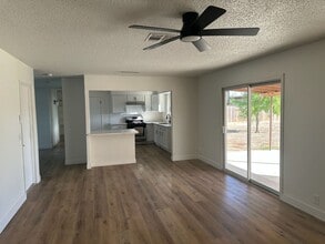 10153 Martin Rd in Hanford, CA - Building Photo - Building Photo