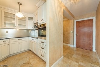 300 Main St in Little Falls, NJ - Building Photo - Building Photo