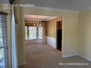 752 Holly Hill Dr in Barboursville, VA - Building Photo - Building Photo