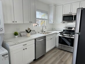 8650 Hurlbut St in San Diego, CA - Building Photo - Building Photo