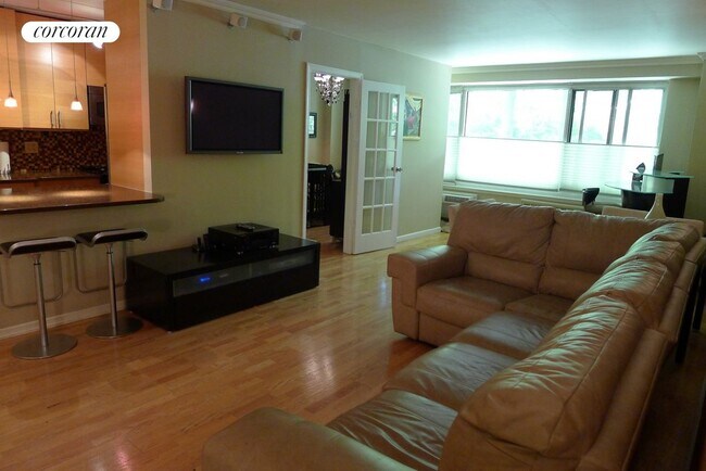 400 Central Prk W in New York, NY - Building Photo - Building Photo
