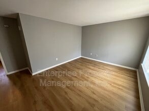 2452 Chattering Ln in Memphis, TN - Building Photo - Building Photo