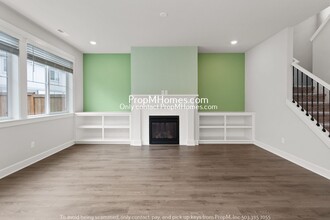 17316 SW Harrier Ln in Beaverton, OR - Foto de edificio - Building Photo