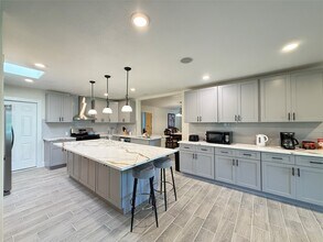 3936 Wagon Rd in Dickinson, TX - Building Photo - Building Photo