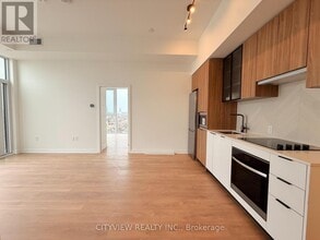 1037 The Queensway in Toronto, ON - Building Photo - Building Photo