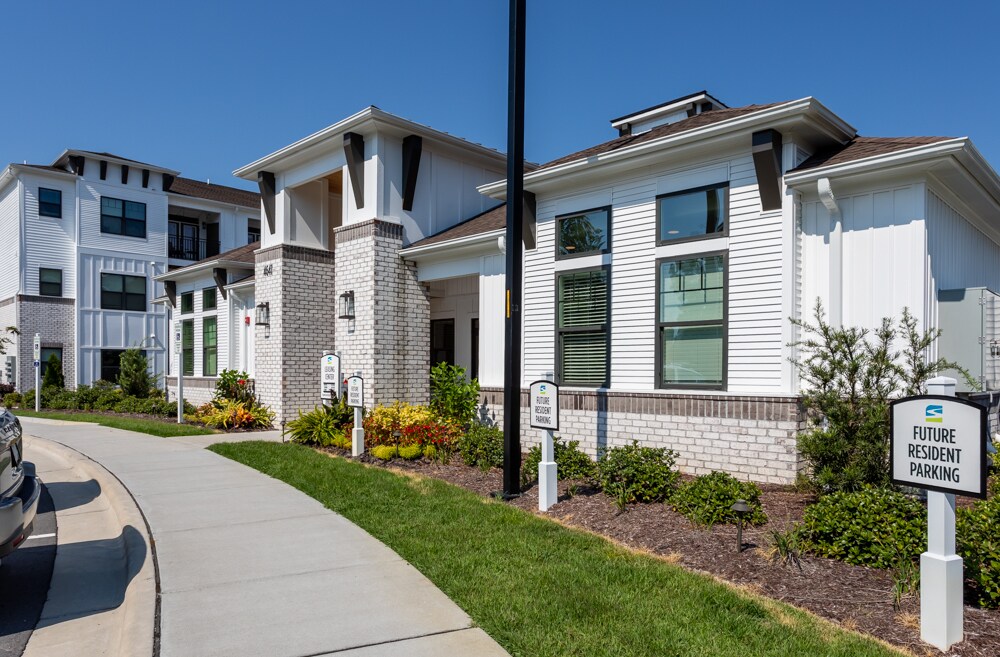 Hawthorne at Smith Creek Apartments in Wilmington, NC