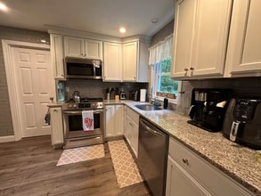 136 Cove Rd in Lunenburg, MA - Building Photo - Building Photo