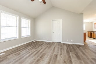 121 Lee Ct in Gallatin, TN - Building Photo - Building Photo